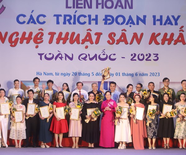 Bế mạc Liên hoan các trích đoạn hay nghệ thuật Sân khấu toàn quốc - Anh 5