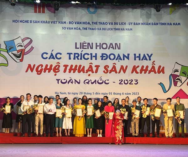 Bế mạc Liên hoan các trích đoạn hay nghệ thuật Sân khấu toàn quốc - Anh 9