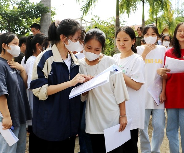 Ngày thi đầu tiên tại Điện Biên diễn ra an toàn, đúng quy chế - Anh 2