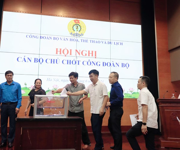 Công đoàn Bộ VHTTDL tổ chức Hội nghị cán bộ chủ chốt - Anh 3