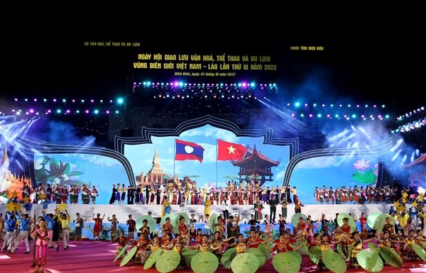 Tuần văn hóa - du lịch Tây Bắc và TP.HCM tại Luông Pha Băng - Anh 1