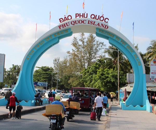 Kiên Giang đón gần năm triệu lượt khách du lịch 6 tháng đầu năm - Anh 1