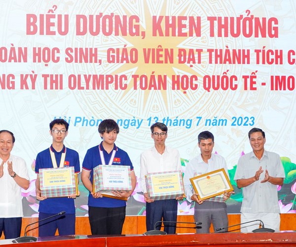Hải Phòng: Thưởng 500 triệu đồng cho học sinh giành HCV Olympic Toán học quốc tế - Anh 1