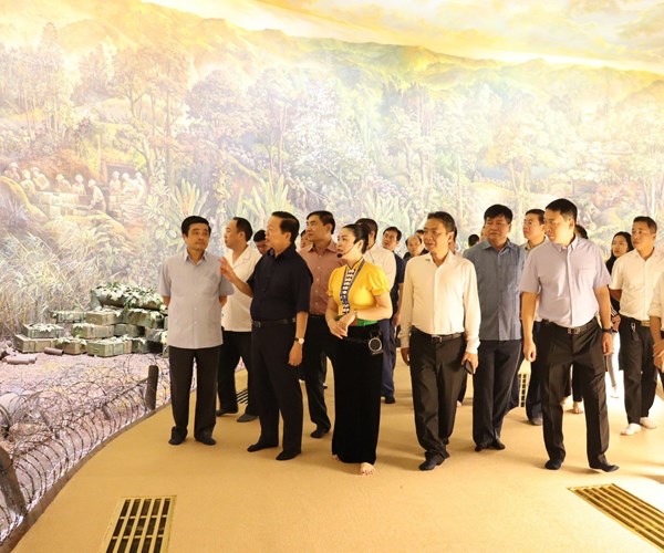 Phó Thủ tướng Trần Hồng Hà tham quan Bảo tàng Chiến thắng lịch sử Điện Biên Phủ - Anh 4