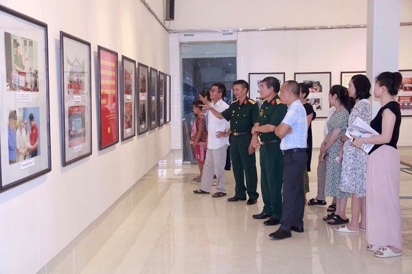 Triển lãm “76 năm đền ơn, đáp nghĩa