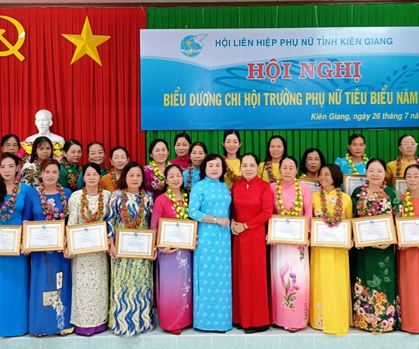 Kiên Giang biểu dương 30 Chi hội trưởng phụ nữ tiêu biểu - Anh 1