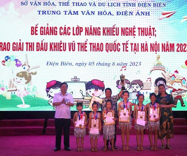 Sân chơi lành mạnh, an toàn cho các em thiếu niên nhi đồng - Anh 1