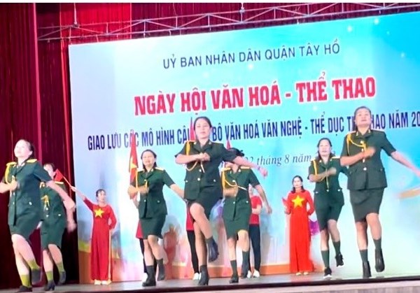 Hà Nội: Sôi nổi Ngày hội giao lưu các câu lạc bộ văn hóa, thể thao quận Tây Hồ - Anh 2