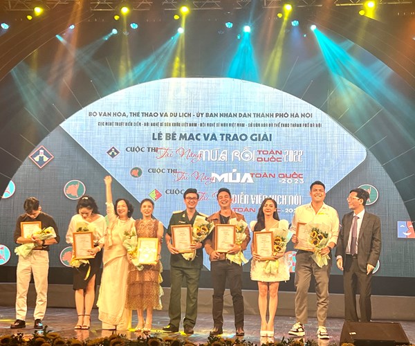 50 giải thưởng được trao cho các tài năng nghệ thuật Kịch nói, Múa và Múa rối - Anh 5
