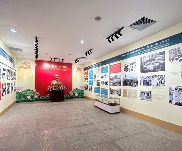 Triển lãm “Chủ tịch Hồ Chí Minh với chiến dịch Điện Biên Phủ” - Anh 3