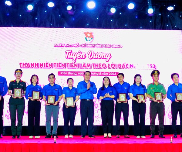 Kiên Giang tuyên dương thanh niên tiên tiến làm theo lời Bác - Anh 1