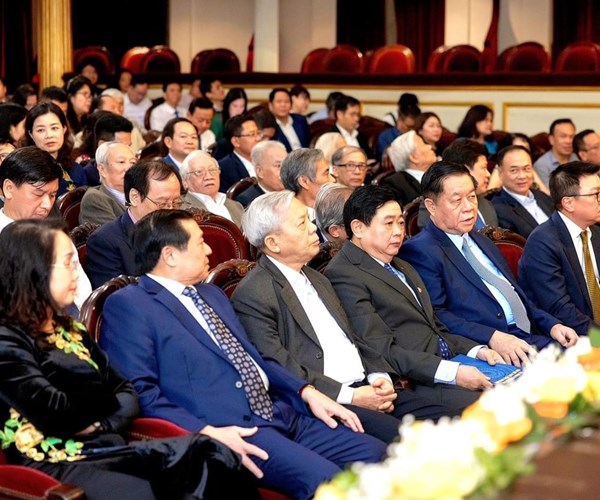 Kỷ niệm 20 năm ngày thành lập Hội đồng Lý luận, phê bình VHNT TƯ: Phát huy vai trò cầu nối giữa Đảng và đội ngũ văn nghệ sĩ - Anh 3