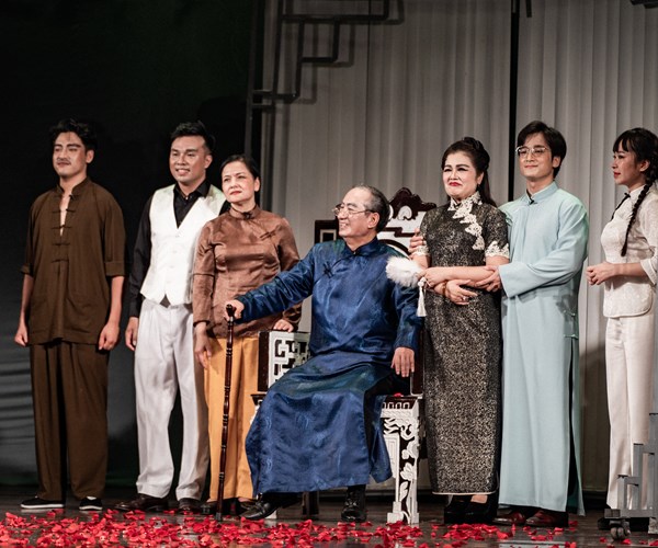 Sân khấu Lệ Ngọc dựng 