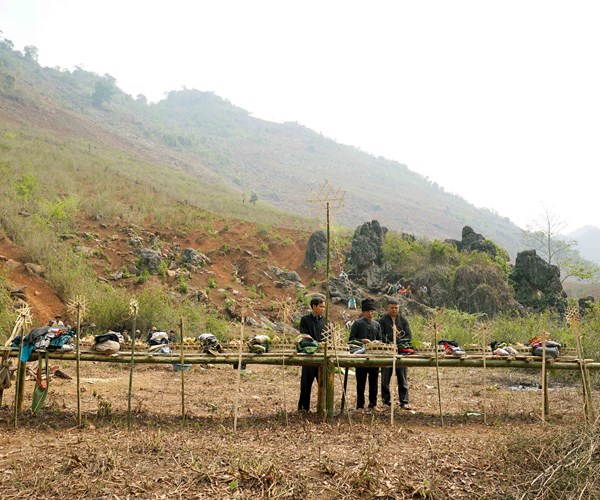 Doc dao Le cung than rung cua nguoi Khang o Dien Bien - Anh 3