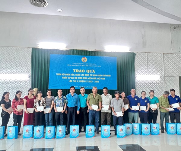 Trao quà cho đoàn viên, người lao động có hoàn cảnh khó khăn thuộc Công đoàn Bộ VHTTDL - Anh 3