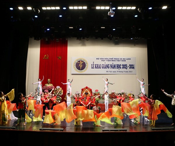 Học viện Múa Việt Nam chào đón 80 tân sinh viên, học sinh trong năm học mới - Anh 3