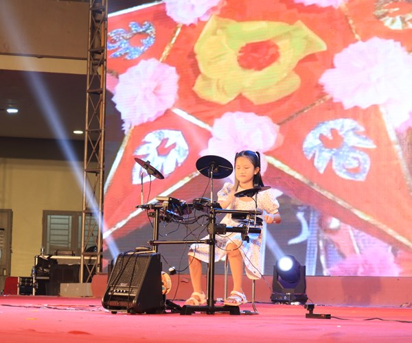 Công đoàn Bộ VHTTDL: Sôi nổi Tết Trung thu “Đêm hội trăng rằm” - Anh 5