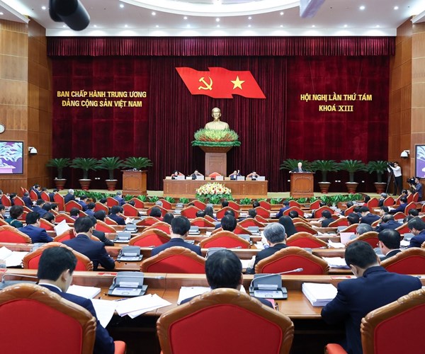 Trung ương thảo luận lộ trình thực hiện chế độ tiền lương mới - Anh 1