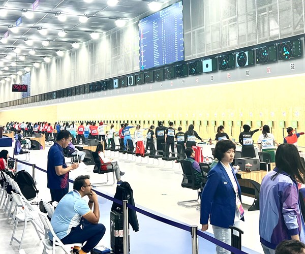 Sự hoàn hảo của nước chủ nhà - Anh 1