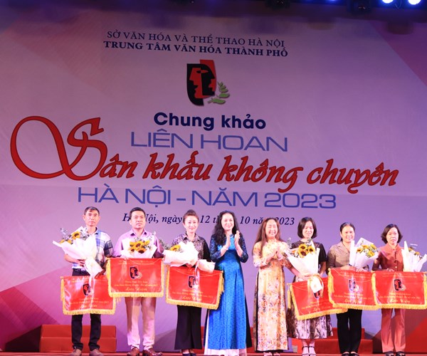 Khai mạc Liên hoan sân khấu không chuyên Hà Nội năm 2023 - Anh 1
