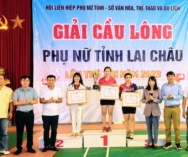 Giải cầu lông phụ nữ Lai Châu năm 2023 - Anh 1