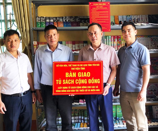 Yên Bái xây dựng 28 tủ sách cộng đồng vùng đồng bào dân tộc thiểu số - Anh 1