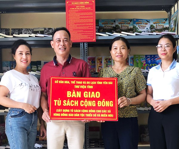 Yên Bái xây dựng 28 tủ sách cộng đồng vùng đồng bào dân tộc thiểu số - Anh 2