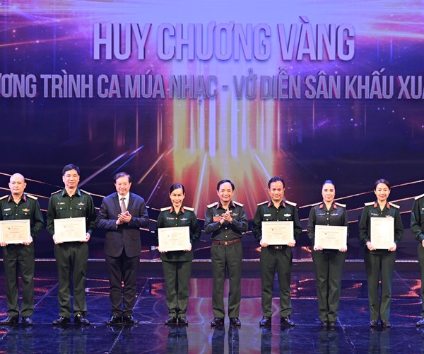 Bế mạc Hội diễn Nghệ thuật chuyên nghiệp đề tài Quốc phòng toàn dân - Anh 3