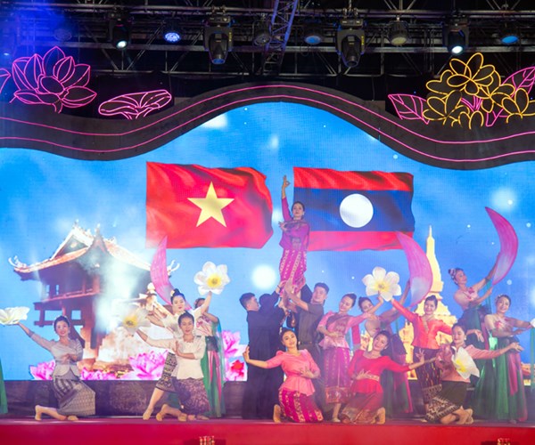 Khai mạc Tuần Văn hóa - Du lịch vùng Tây Bắc và TP.HCM tại Luông Pha Băng - Anh 1