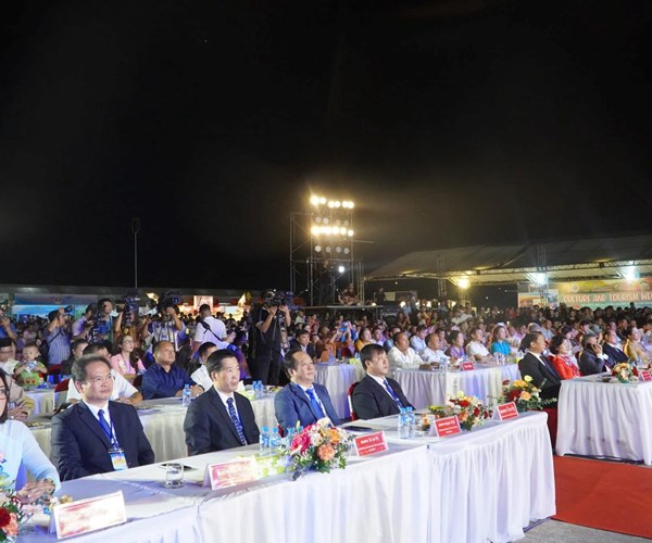 Khai mạc Tuần Văn hóa - Du lịch vùng Tây Bắc và TP.HCM tại Luông Pha Băng - Anh 3