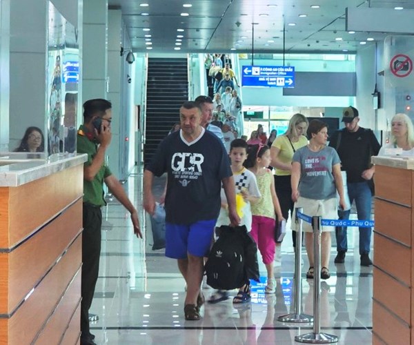 Phú Quốc liên tiếp đón các chuyến bay từ thị trường quốc tế - Anh 2
