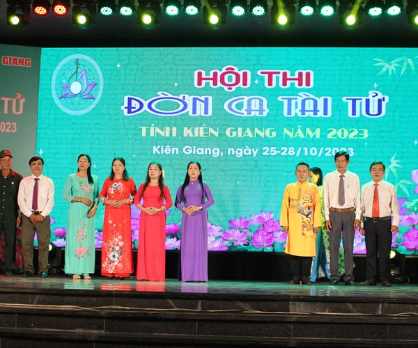 Gần 200 tài tử hòa điệu tuyên truyền xây dựng nông thôn mới - Anh 2