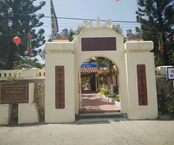Kiên Giang: Một số ngôi mộ cổ ở lăng Mạc Cửu bị mất - Anh 2