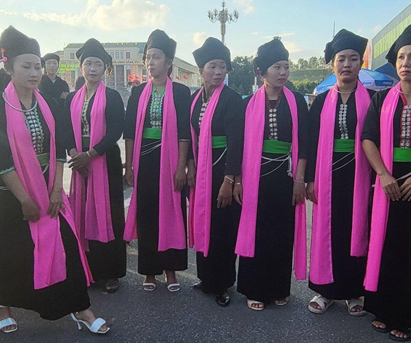 Độc đáo Tết hoa Mào gà của người Cống ở Điện Biên - Anh 4