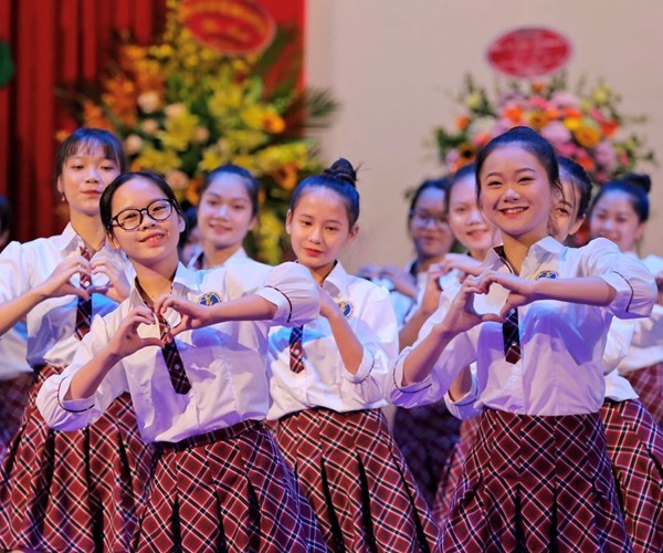 Đề nghị khẩn trương tổ chức học bổ sung kiến thức văn hoá phổ thông cho học sinh Học viện Múa VN - Anh 1
