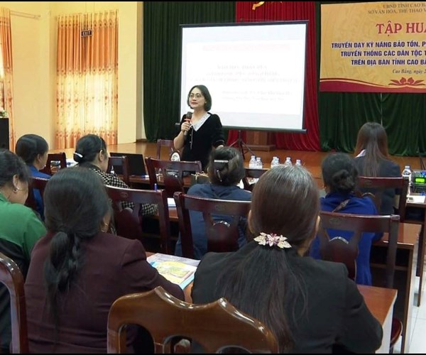Khơi dậy lòng tự hào về trang phục truyền thống các dân tộc thiểu số - Anh 3