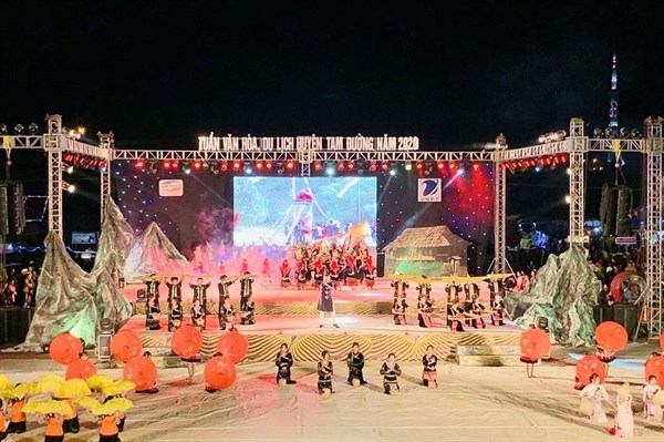 Cùng khám phá sắc màu văn hóa độc đáo ở Tam Đường - Anh 1