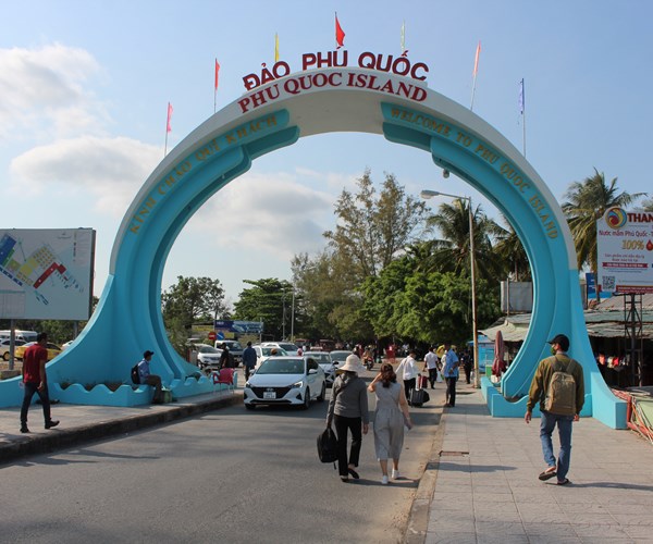 Kiên Giang hướng đến mục tiêu du lịch trở thành ngành kinh tế mũi nhọn - Anh 1