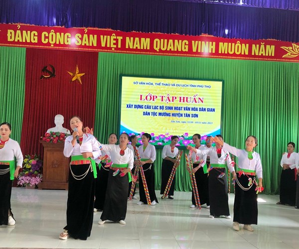 Khơi dậy bản sắc văn hóa Mường gắn với phát triển du lịch - Anh 1