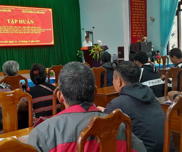 Tang cuong bao ton ban sac cac dan toc thieu so huyen A Luoi - Anh 3