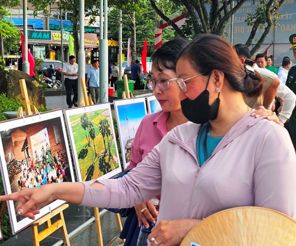 Kiên Giang khai mạc Triển lãm ảnh “Tự hào một dải biên cương” - Anh 2