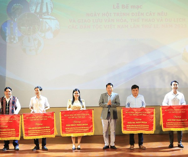 Be mac Ngay hoi trinh dien cay Neu va giao luu van hoa cac dan toc - Anh 5