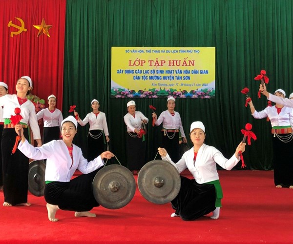 Xay dung san pham du lich dam ban sac van hoa Muong - Anh 1