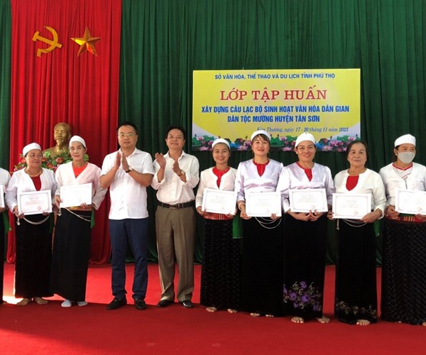 Xay dung san pham du lich dam ban sac van hoa Muong - Anh 5