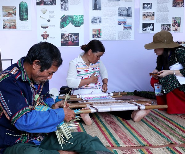 Doc dao am thuc truyen thong cac dan toc vung Tay Nguyen - Anh 2