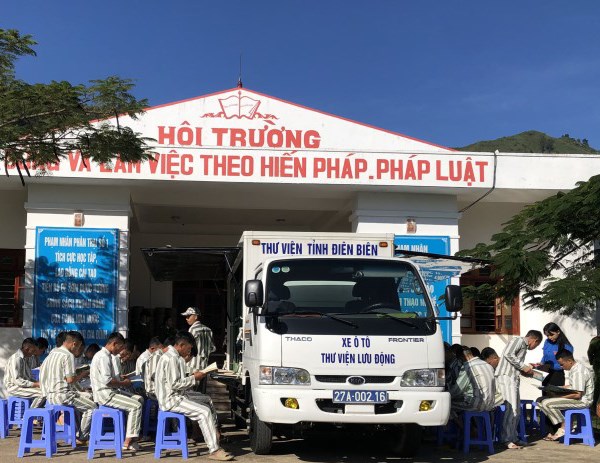 Thư viện Điện Biên hỗ trợ sách giáo dục và cảm hóa phạm nhân - Anh 1