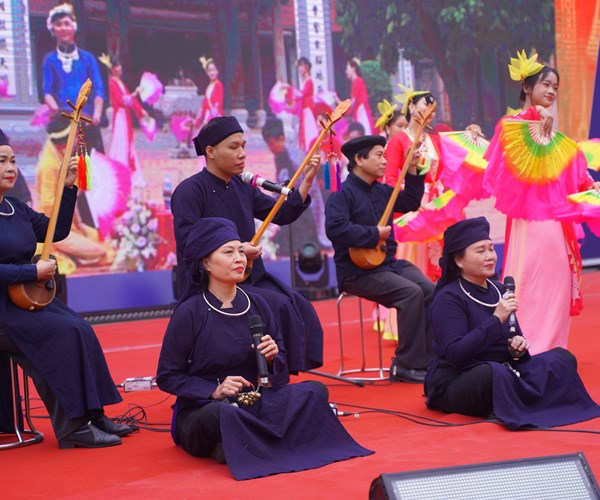Hà Nội: 16 CLB trình diễn “Người giữ màu dân tộc” - Anh 4