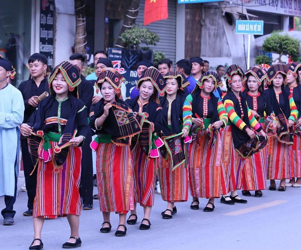 Lung linh sac mau van hoa noi thuong nguon Song Da - Anh 7