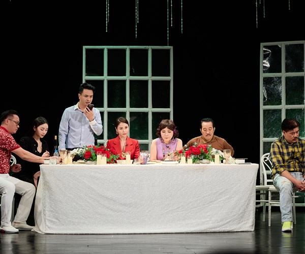 “Người lạ hoàn hảo”: Tạo làn gió mới trên sân khấu kịch nói - Anh 1