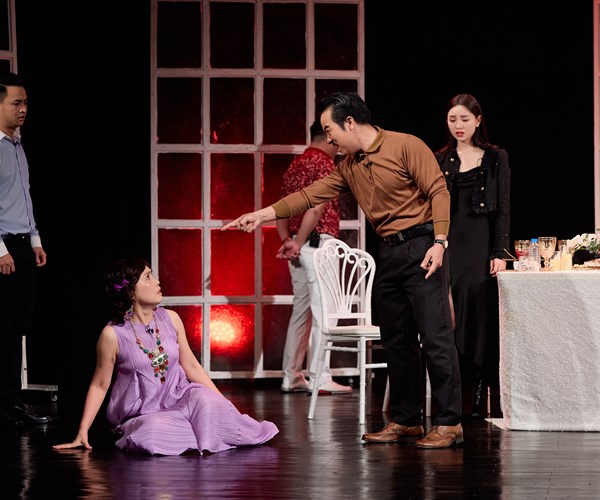 “Người lạ hoàn hảo”: Tạo làn gió mới trên sân khấu kịch nói - Anh 2